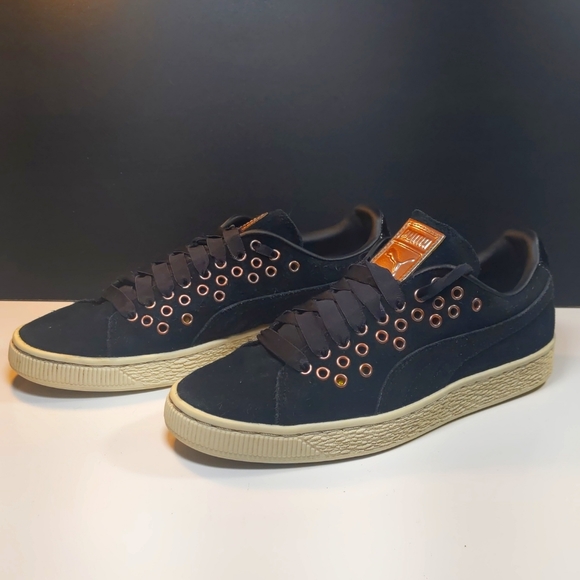 Womens Puma Suede Shoes - Picture 3 of 8